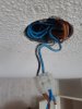 2 draden uit plafond op lamp.jpg