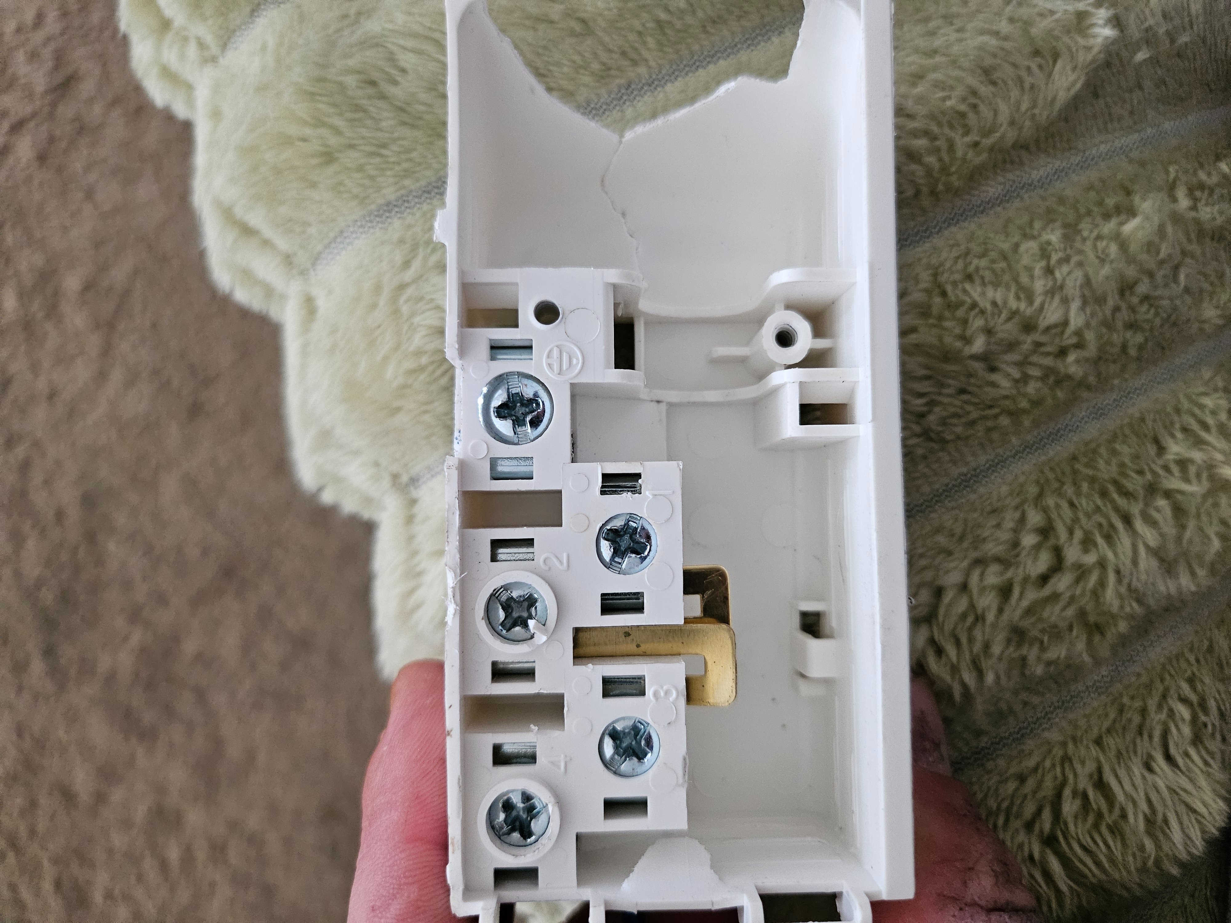 Hoe sluit ik mijn Whirpool (akt8090e) kookplaat aan?
