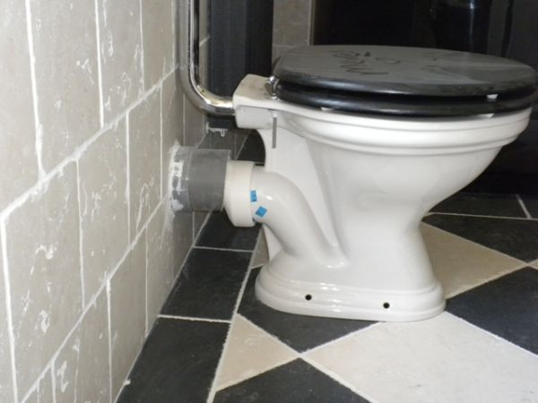 102446_Toilet_achteruitlaat_1_1.jpg