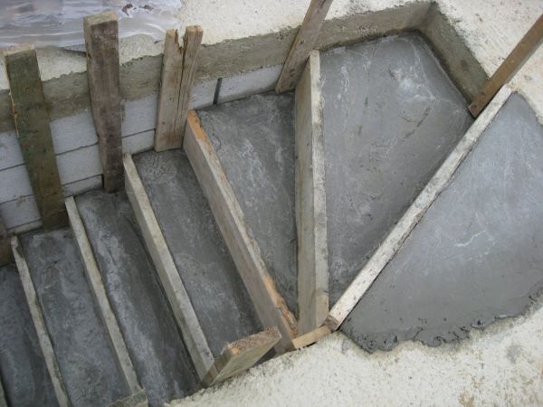 104256_trap_met_halve_draai_1_1.jpg