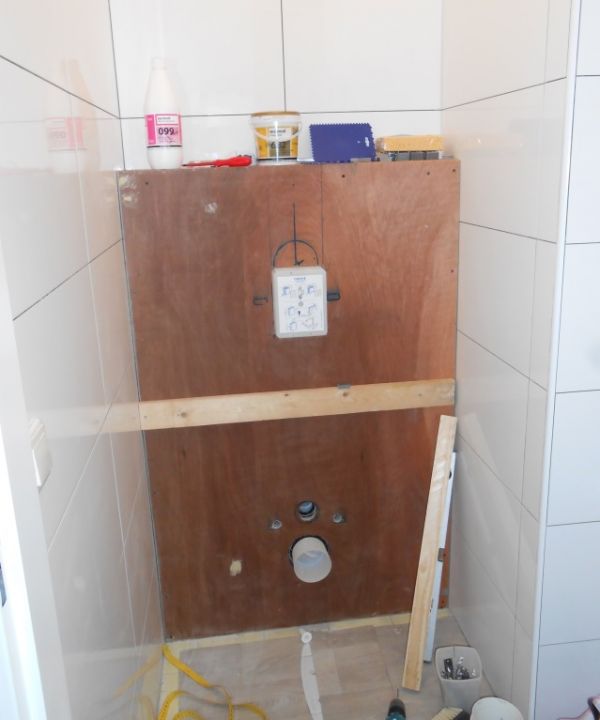 105613_toilet1_1.jpg