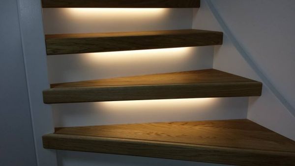 Alabama Mm Arabische Sarabo Aluminium LED strip op trap | KLUSIDEE.NL