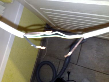 15992_20052008373_3.jpg