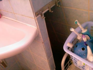 48176_badkamer_03_muurtje_achter_de_wastafel_1.jpg