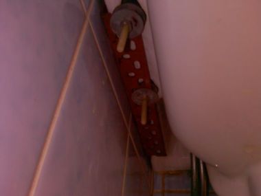 48176_badkamer_06_links_onder_de_wastafel_1.jpg
