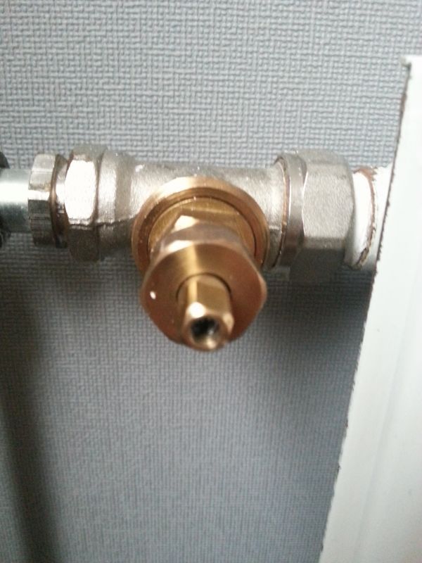 55401_radiatorkraan2_1.jpg