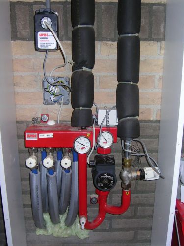 56146_pomp_vloerverwarming_001_1.jpg