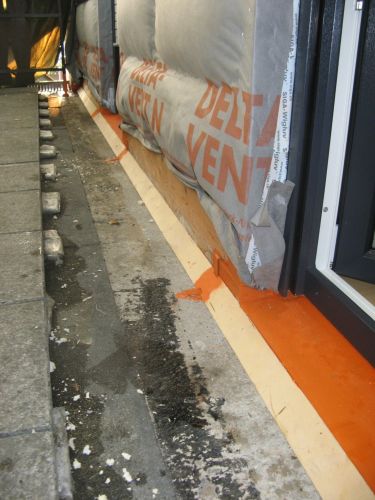 64107_Balkon__004__langszijde_met_mastiek_en_opstand_1.jpg