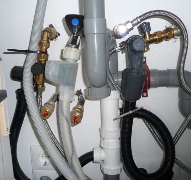 geur verantwoordelijkheid ik wil 2 boilers op 1 inlaatcombinatie aansluiten | KLUSIDEE.NL