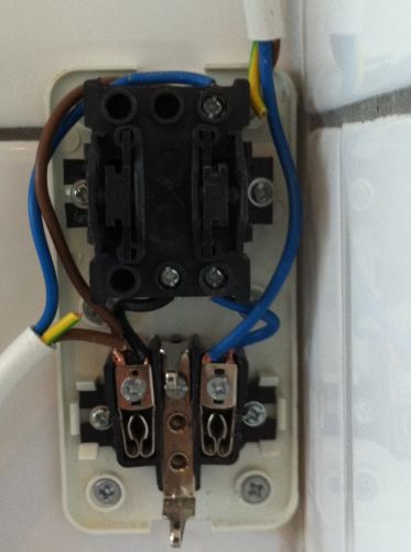 Verkeerd Prestigieus Perceptie van stopcontact naar schakelaar, Combinatie schakelaar-wandcontactdoos  1-polig aansluiten Elektrototaalmarkt.nl - finnexia.fi