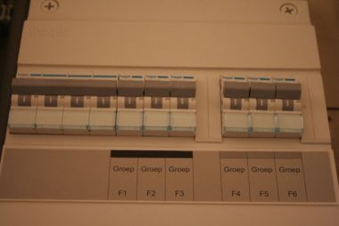 89_75839330_1.jpg