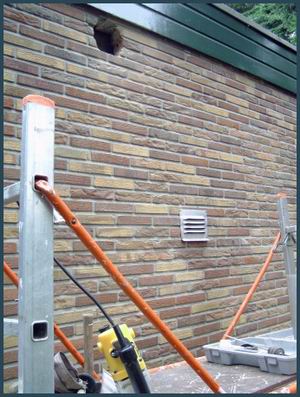 89_gat_in_buitenmuur_klein_1.jpg
