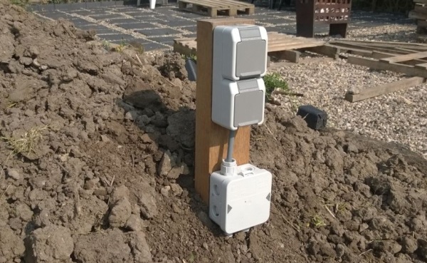 eerste tuin stopcontact KLUSIDEE.NL