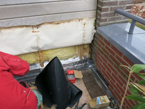 107555_het_nieuwe_lood_wordt_aangebracht_2.jpg