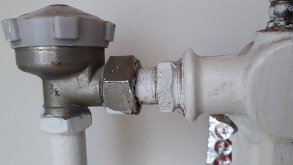 110069_XmvAvol_1.jpg