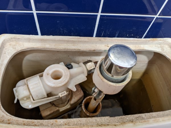 Loodgieter eindpunt ten tweede Sphinx toilet, hoe bodemkleprubber te bereiken? | KLUSIDEE.NL