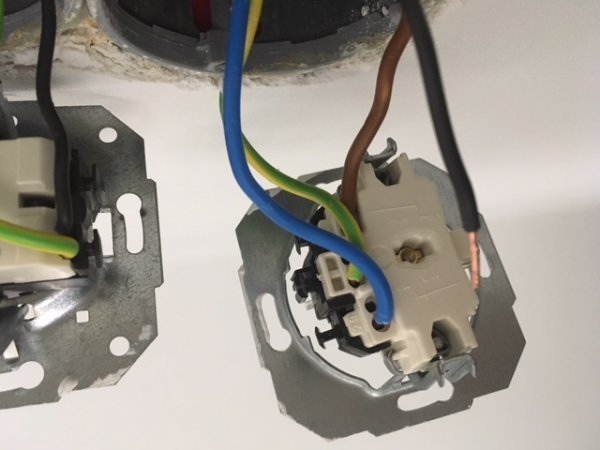 Baan sterk breken Stopcontact in plafond bedienen via lichtschakelaar | KLUSIDEE.NL