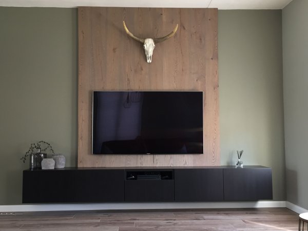 Verwonderend Houten achterwand voor TV maken IT-81