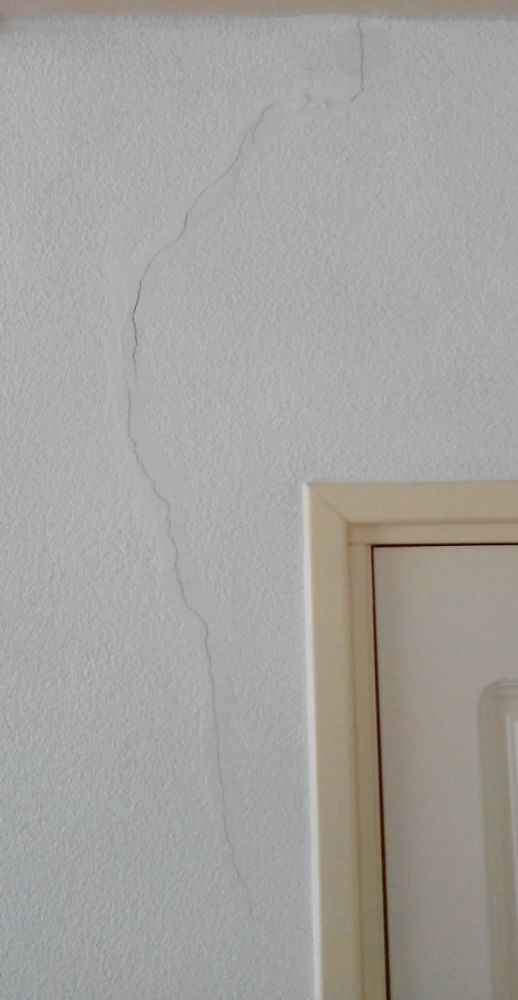 32144_scheur_kamermuur_onder_trap_1_1.jpg