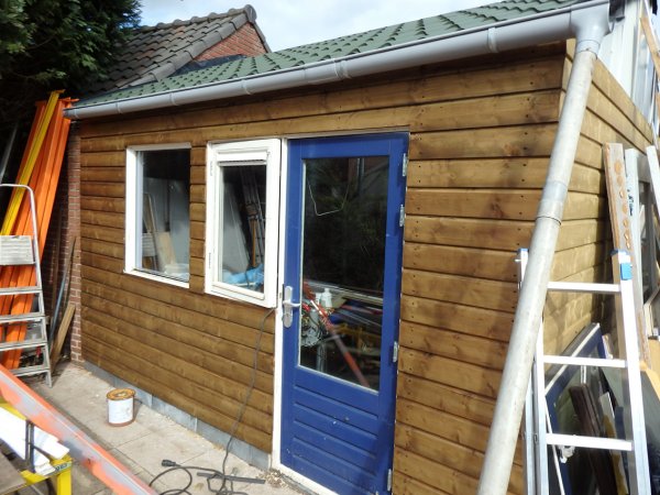 3950_de_voorkant_en_een_deel_van_de_achterkant_met_planken_3.jpg