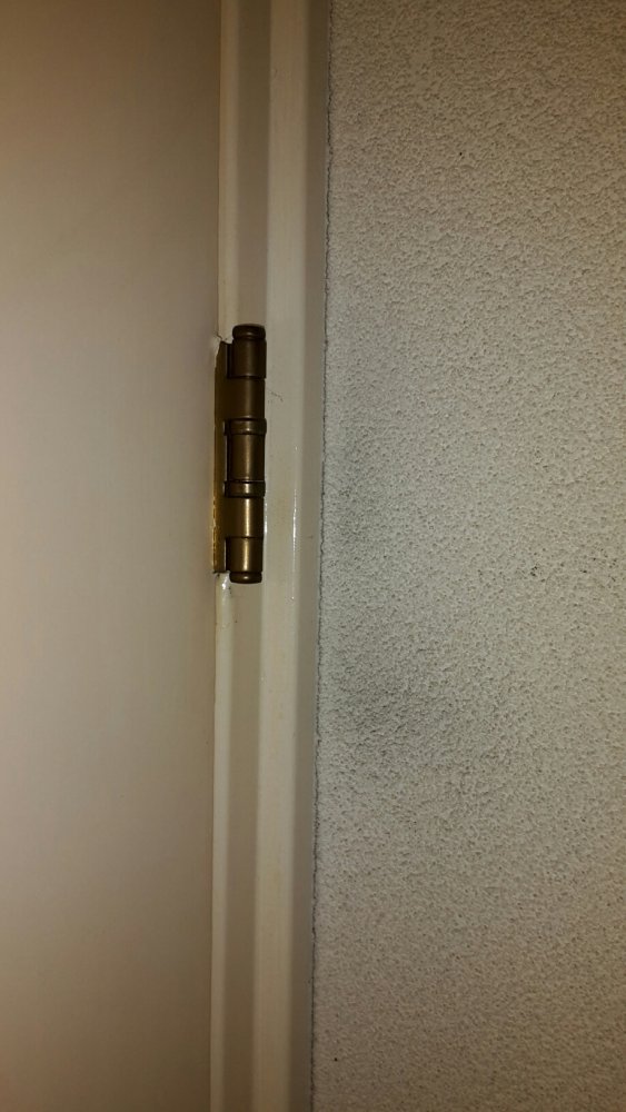 3950_vlekken_door_scharnieren_1.jpg