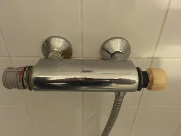 Lekkende douchekraan - Hansgrohe Unica KLUSIDEE.NL